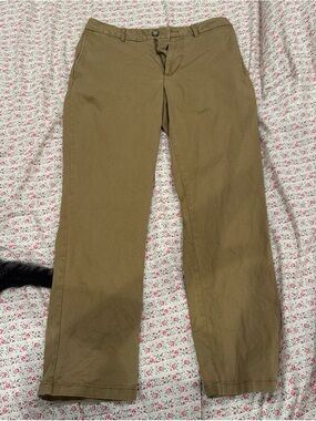 Old Navy Men's Straight Chinos in Olive